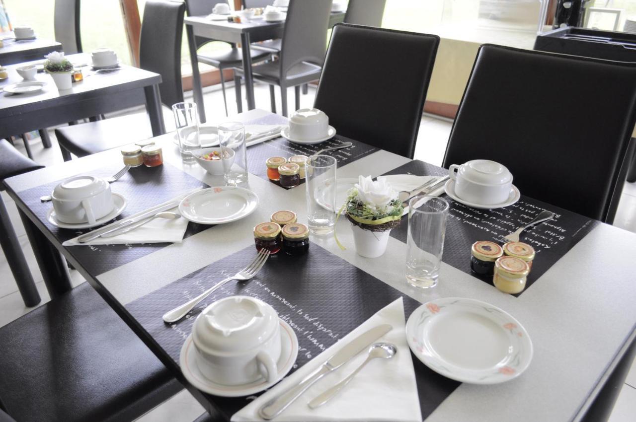 Hotel Restaurant Le Relais De Pouilly Eksteriør bilde